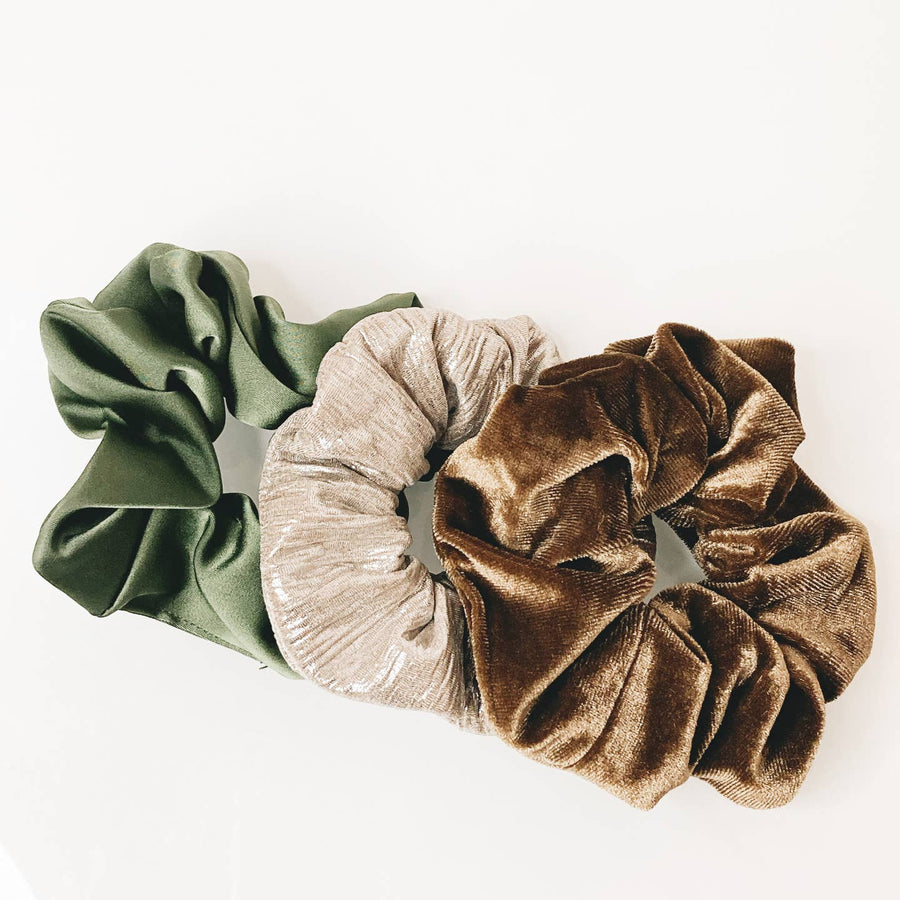 'Love&Repeat' Holiday Scrunchie Trio