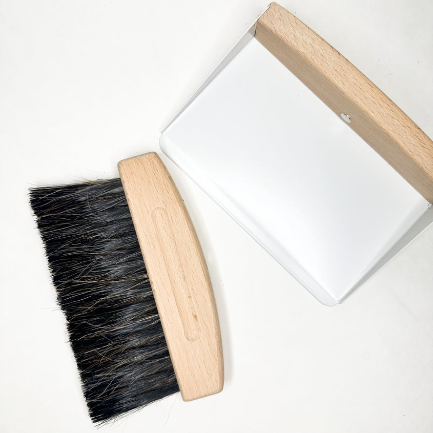 'Eco-Tidy' Magnetic Table Brush & Pan